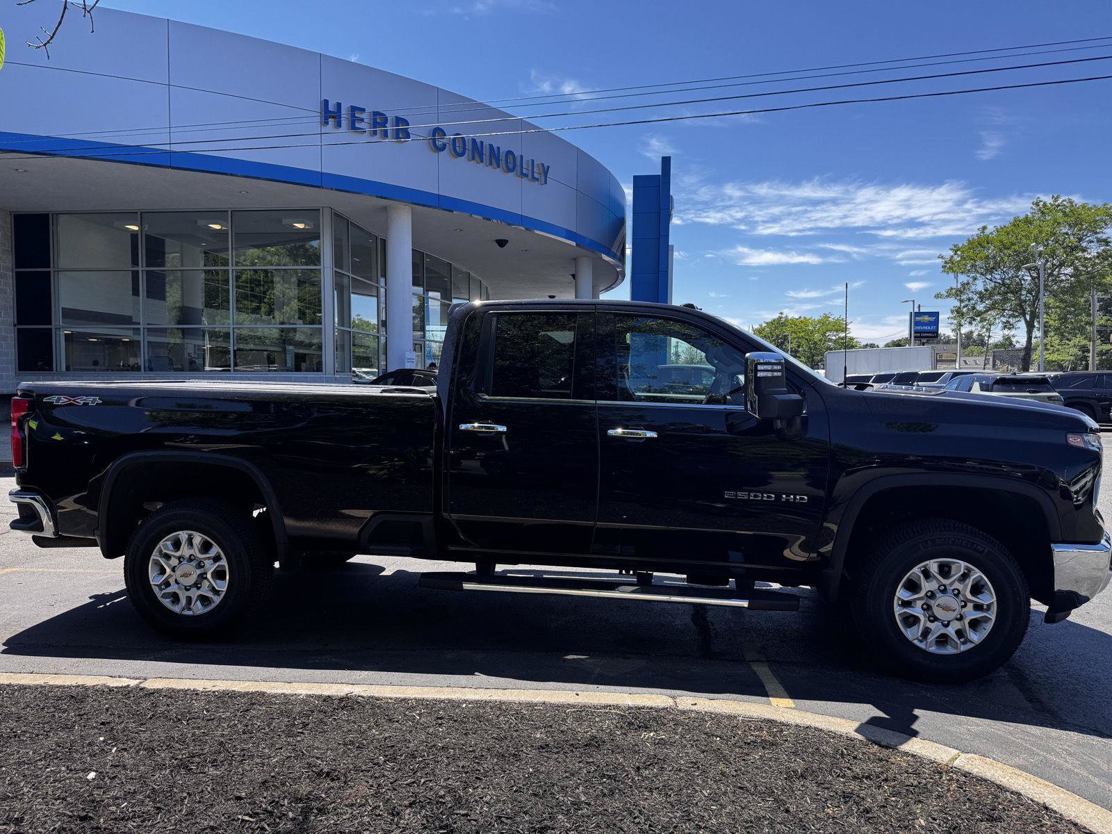 Certified 2024 Chevrolet Silverado 2500 LTZ w/ LTZ Convenience Package AWD/4WD image 8