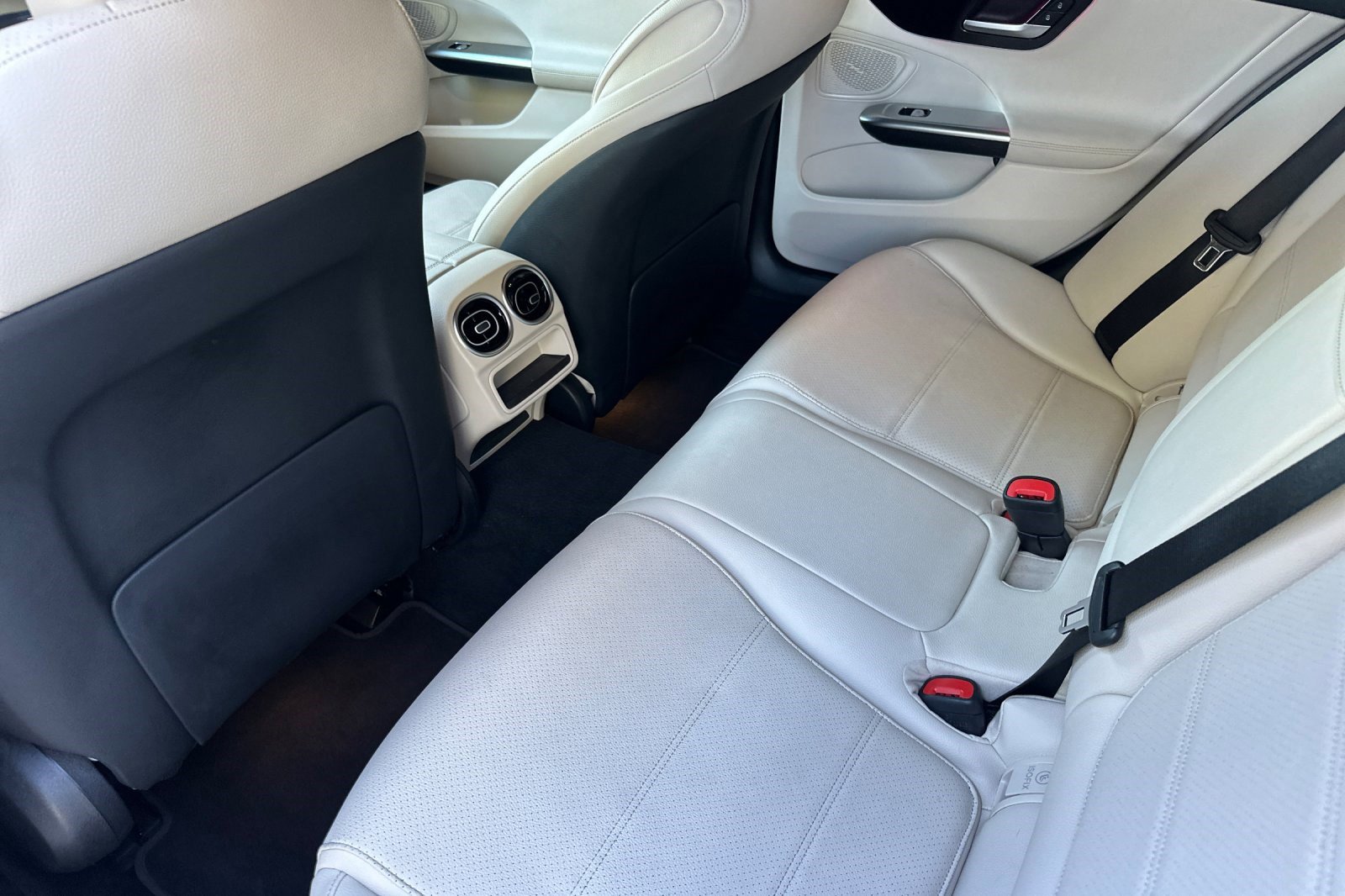 Used 2023 Mercedes-Benz C 300 Sedan image 15