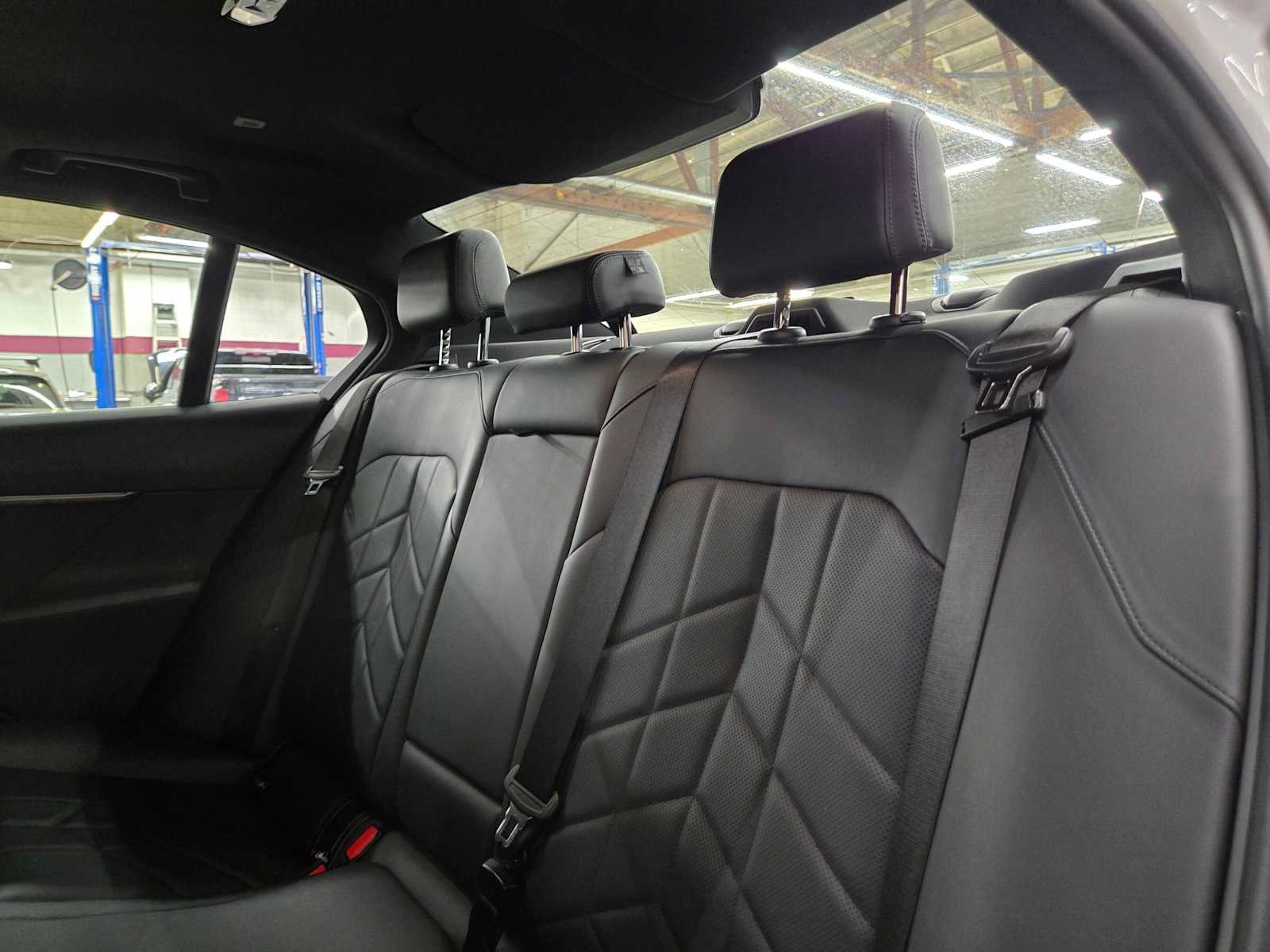 Used 2024 BMW 530i xDrive AWD/4WD image 18