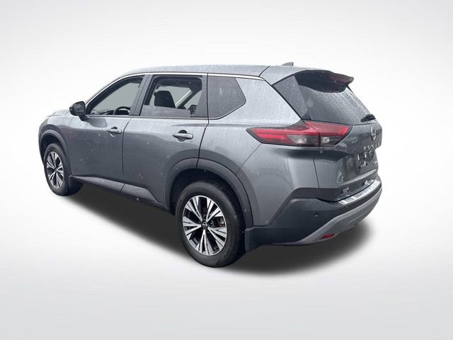 Used 2022 Nissan Rogue SV image 3