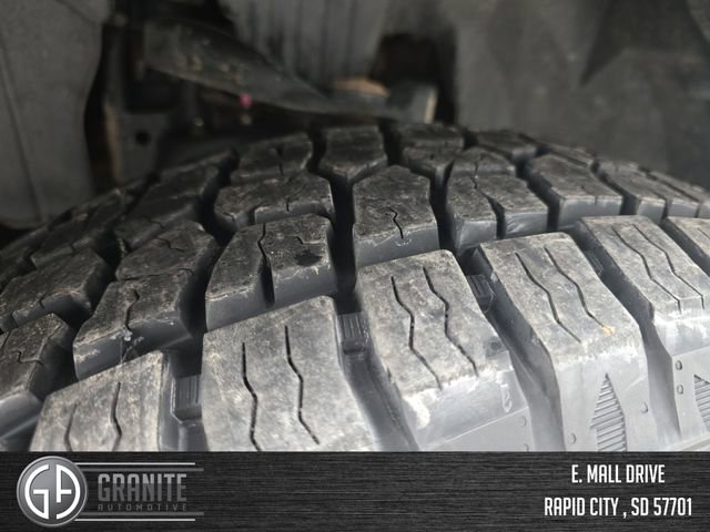 Used 2023 Nissan Titan S image 27