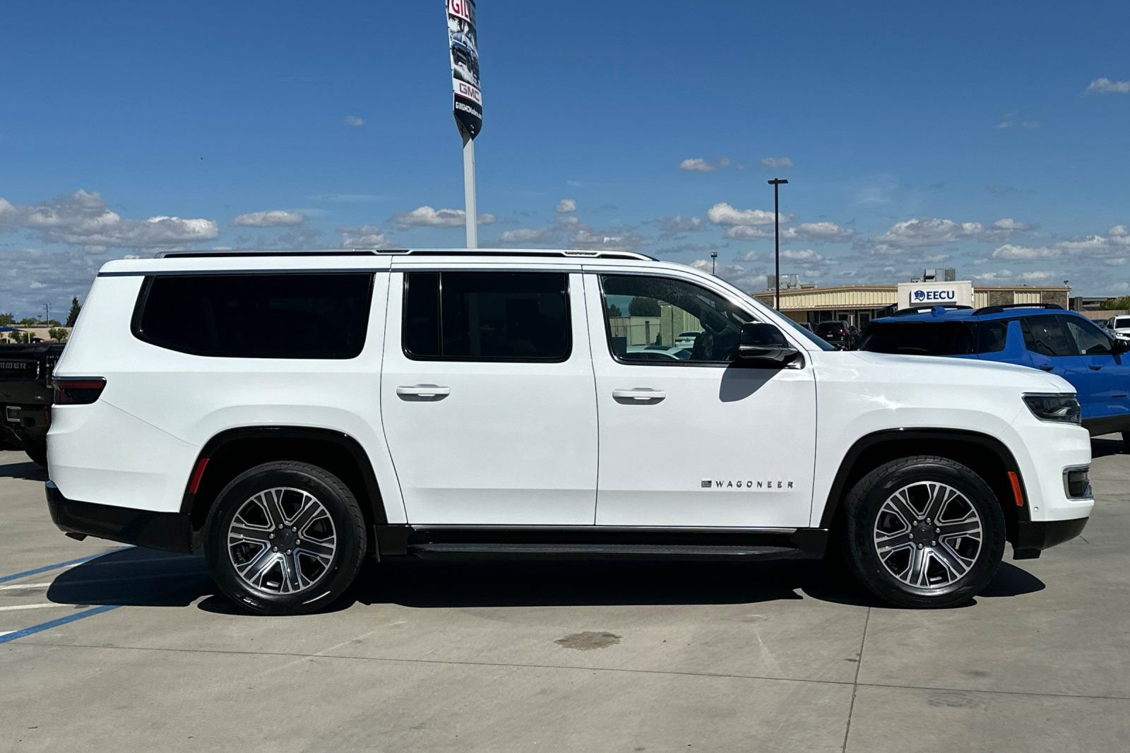 Used 2024 Jeep Wagoneer L Series II w/ Flexible Seating Group AWD/4WD image 7