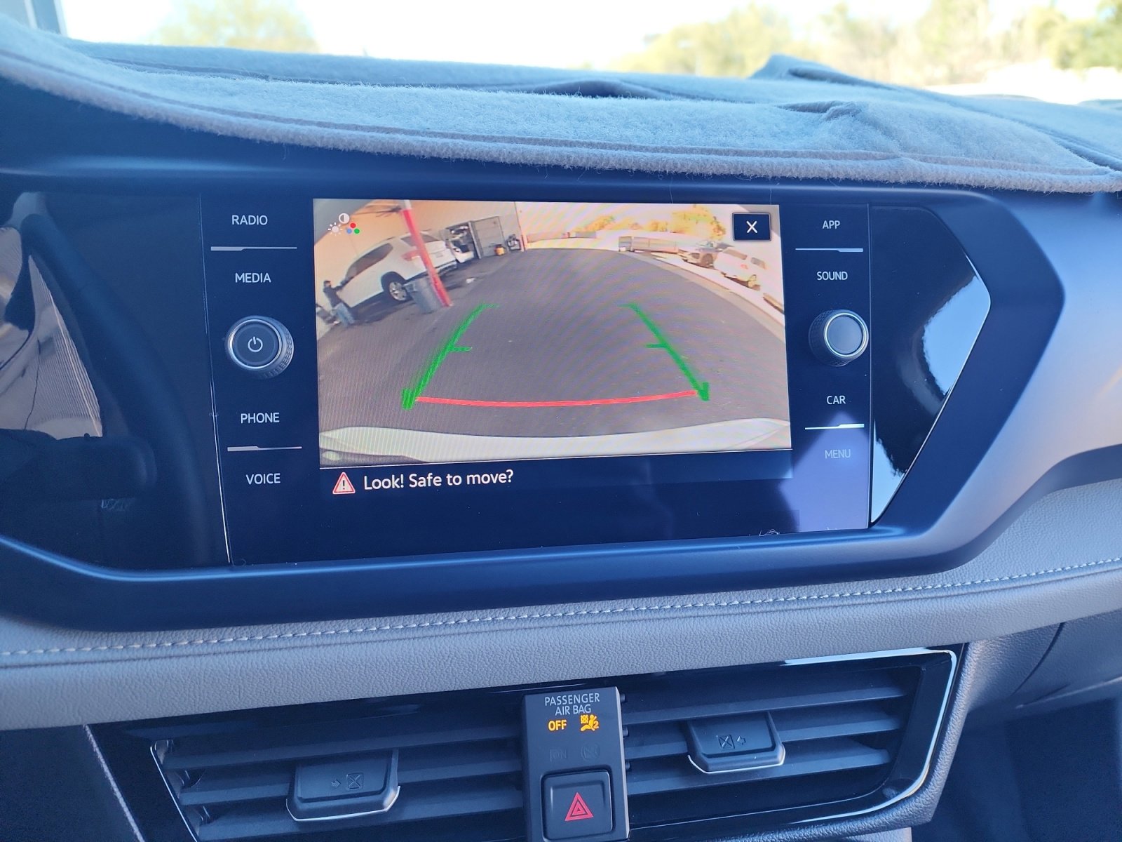 Certified 2024 Volkswagen Taos SE image 29