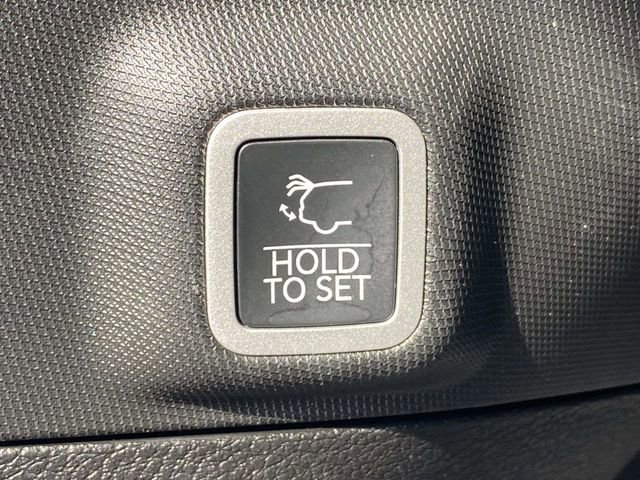 Used 2025 Jeep Grand Cherokee Laredo X w/ Luxury Tech Group I image 12