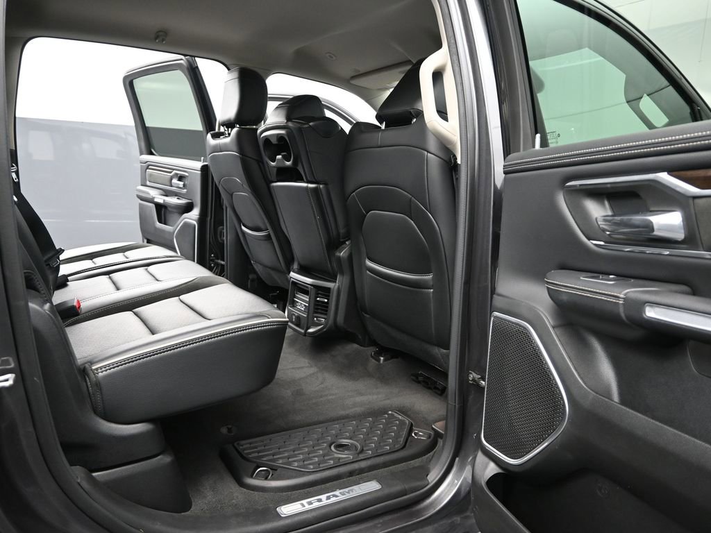 Used 2022 RAM 1500 Laramie AWD/4WD image 15