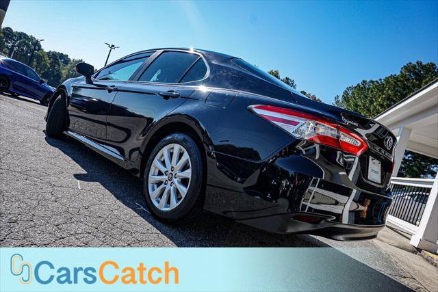 Used 2018 Toyota Camry LE w/ Moonroof Package FWD image 4