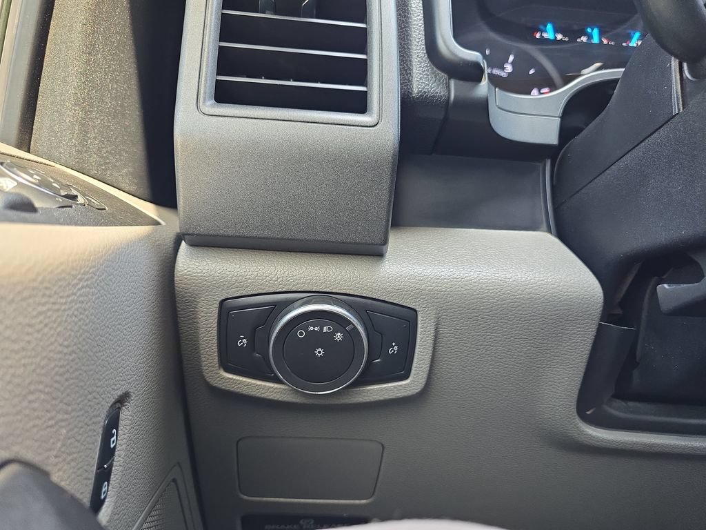 Used 2017 Ford F350 XL w/ Power Equipment Group RWD image 26