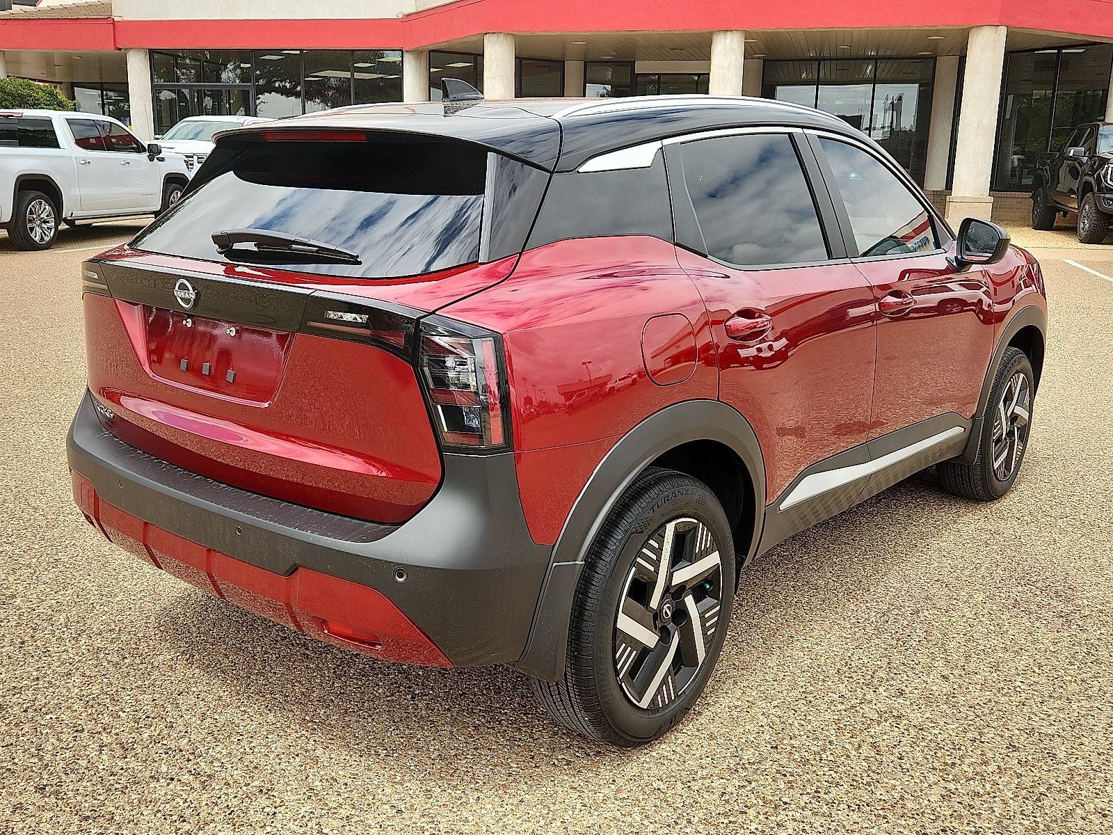 Used 2026 Nissan Kicks SV FWD image 4
