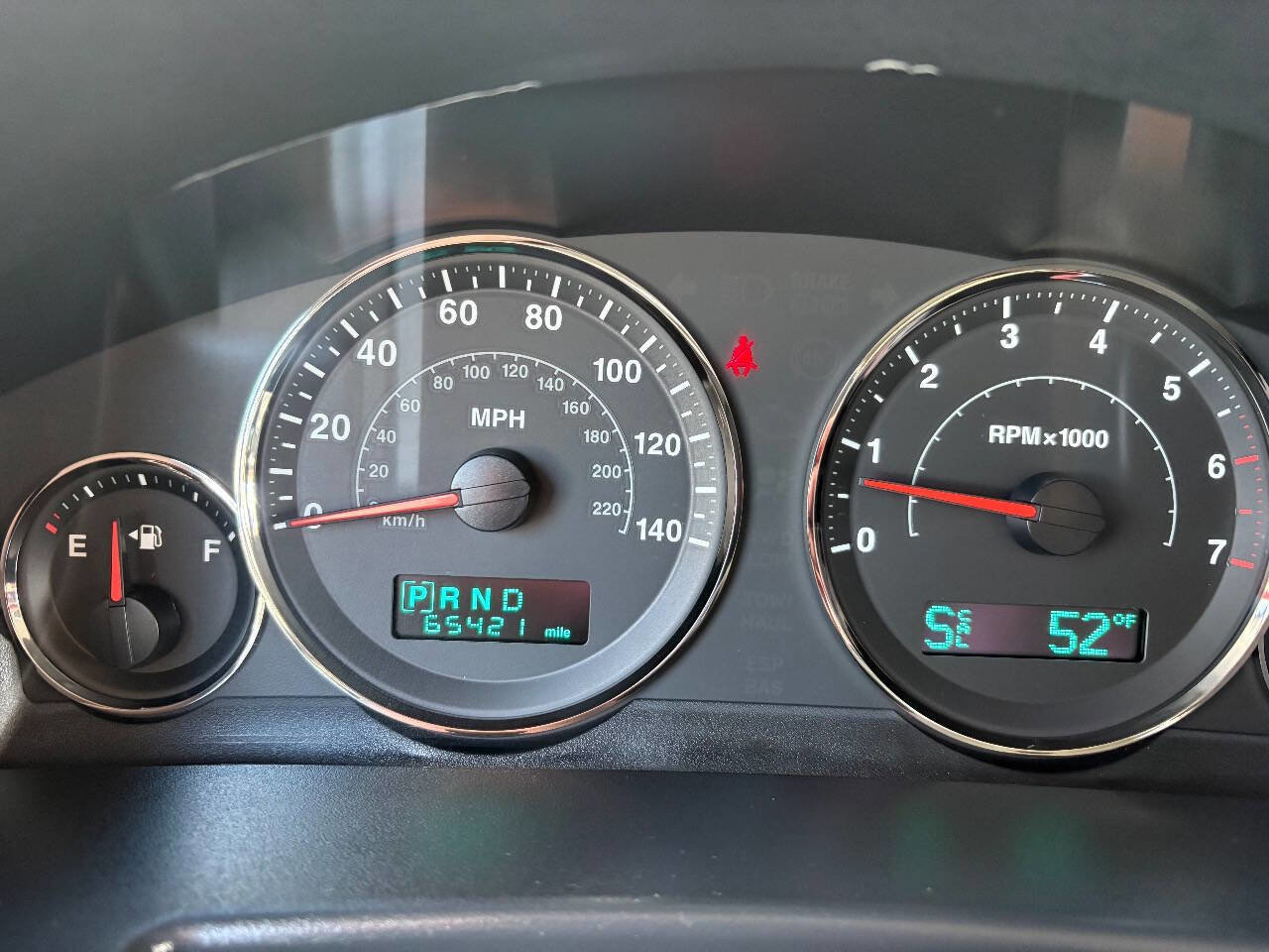 Used 2006 Jeep Commander Base 4dr SUV 4WD image 14