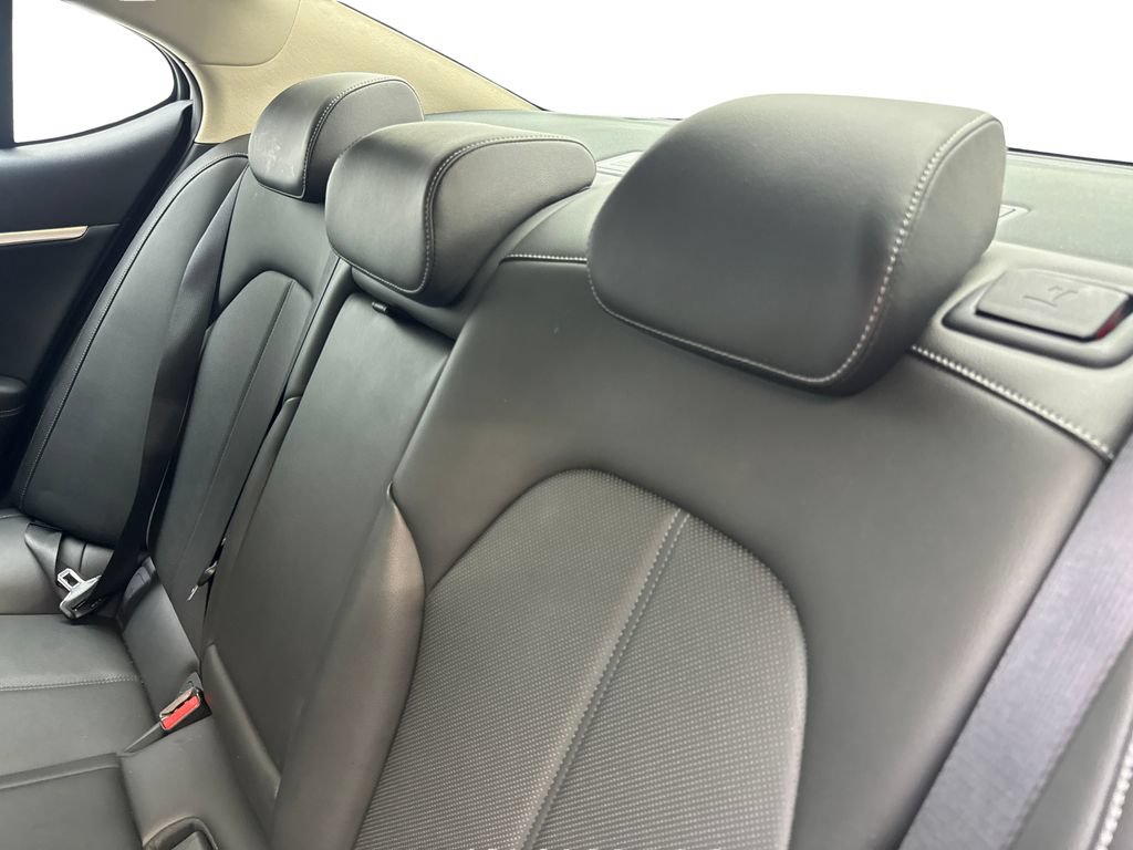 Used 2025 Genesis G70 2.5T RWD image 34