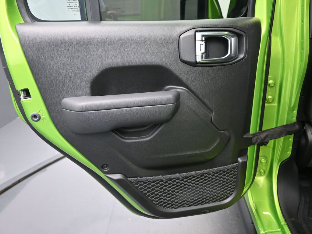 Used 2025 Jeep Gladiator Mojave w/ Safety Group image 14