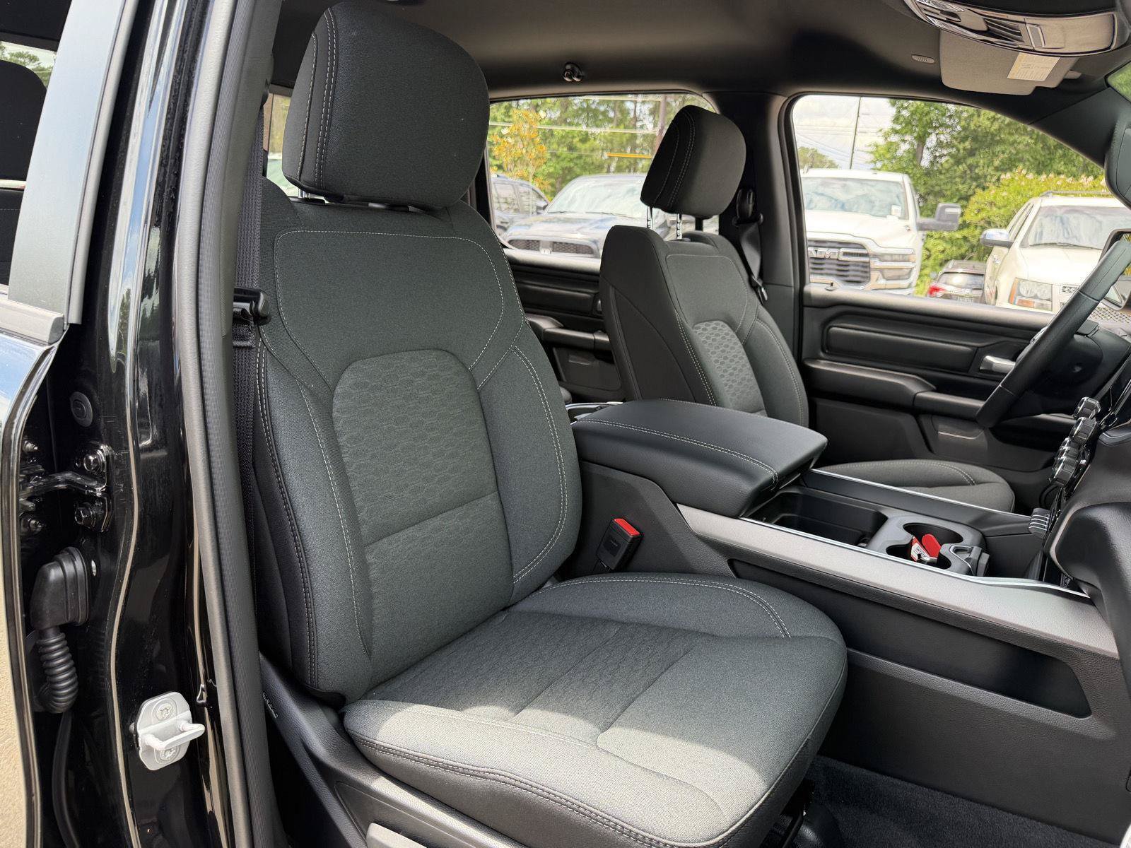 New 2026 RAM 1500 Express AWD/4WD image 21