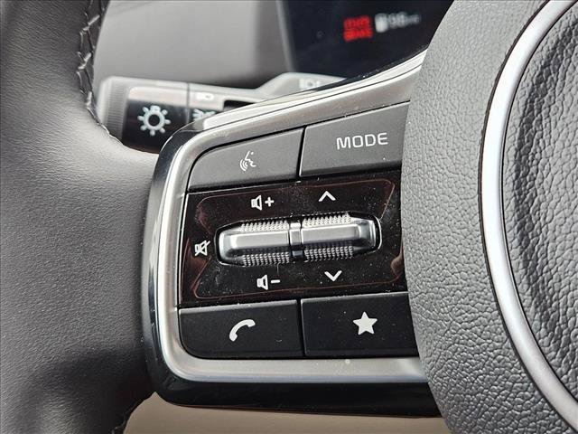 Used 2025 Kia Carnival SX FWD image 25