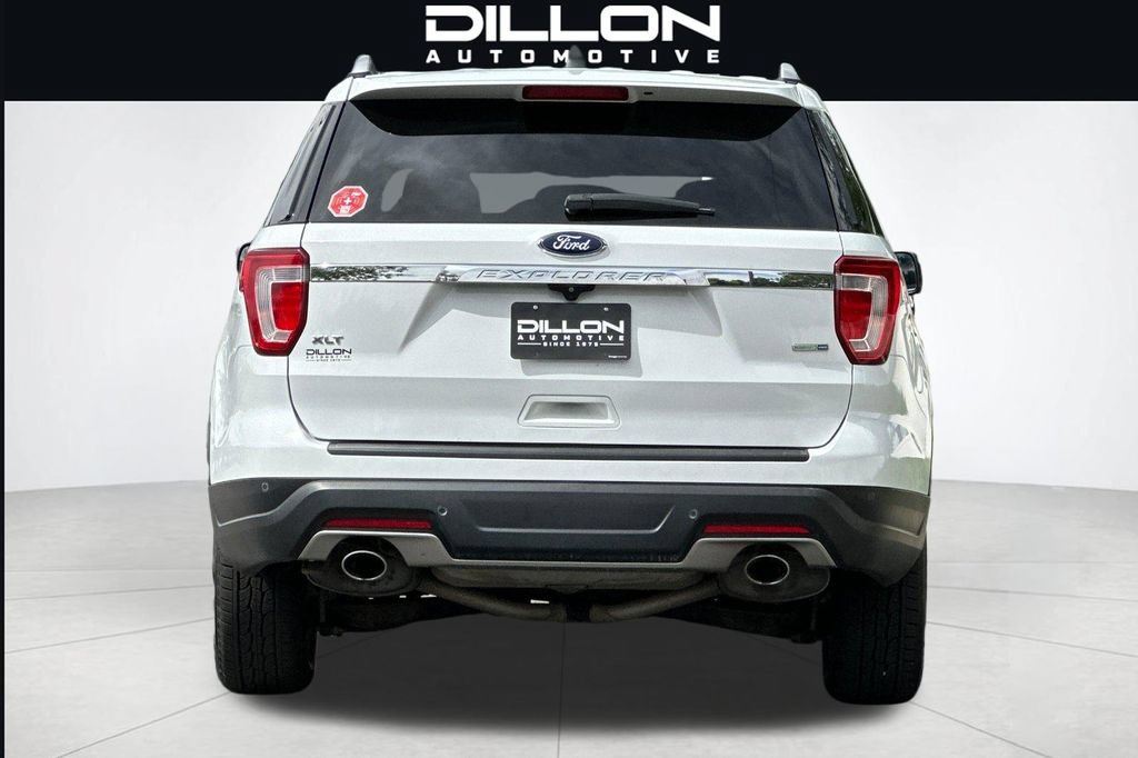 Used 2018 Ford Explorer XLT AWD/4WD image 5