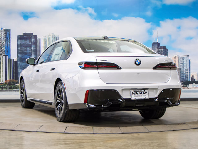 Used 2026 BMW 740i xDrive AWD/4WD image 9