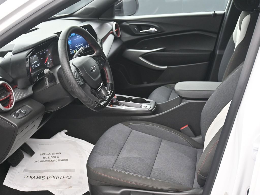 Used 2024 Chevrolet Trax RS image 10