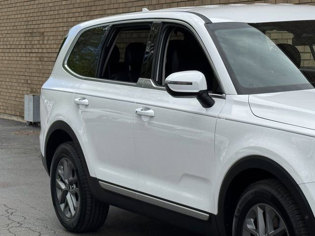 Used 2024 Kia Telluride LX FWD image 4