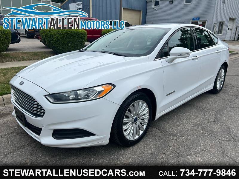 Used 2015 Ford Fusion SE FWD image 1