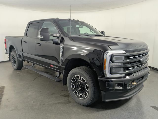 Used 2023 Ford F350 Platinum AWD/4WD image 2
