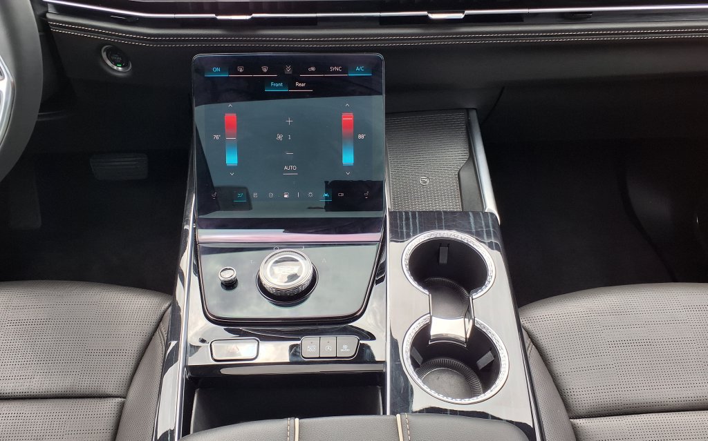Used 2025 Cadillac Escalade Sport AWD/4WD image 32