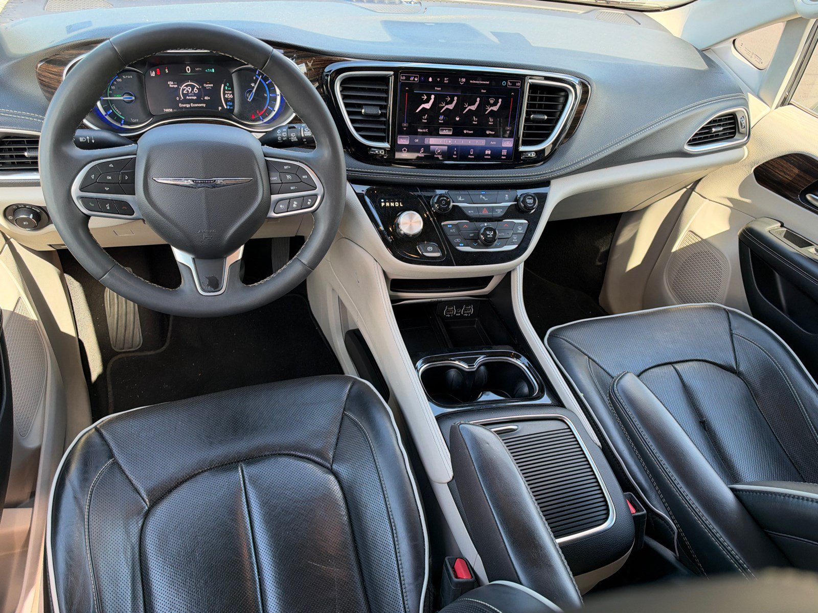 Used 2023 Chrysler Pacifica Limited FWD image 23
