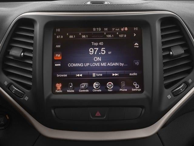 Used 2017 Jeep Cherokee Limited FWD image 10