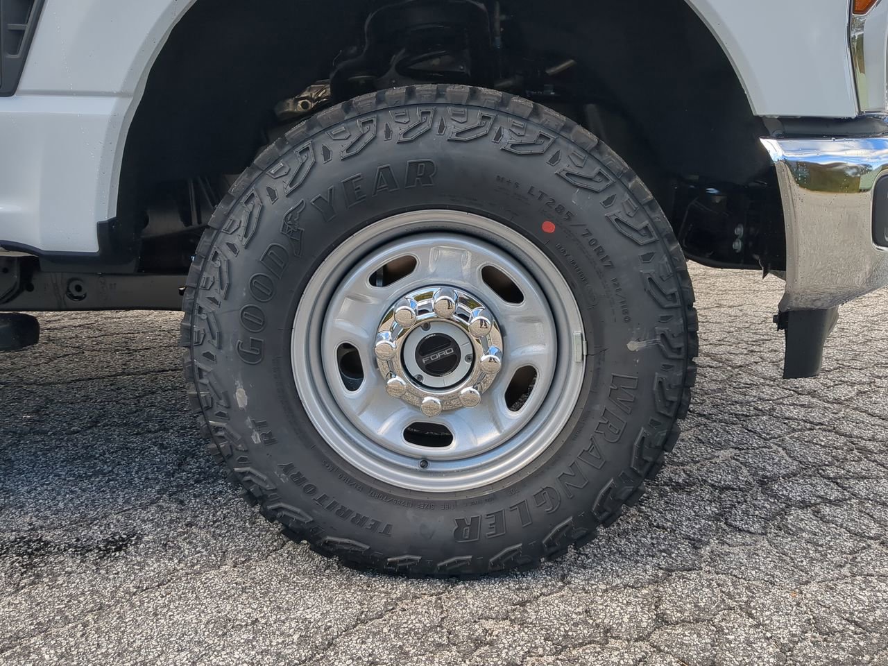 New 2026 Ford F250 XL w/ XL Off-Road Package image 9