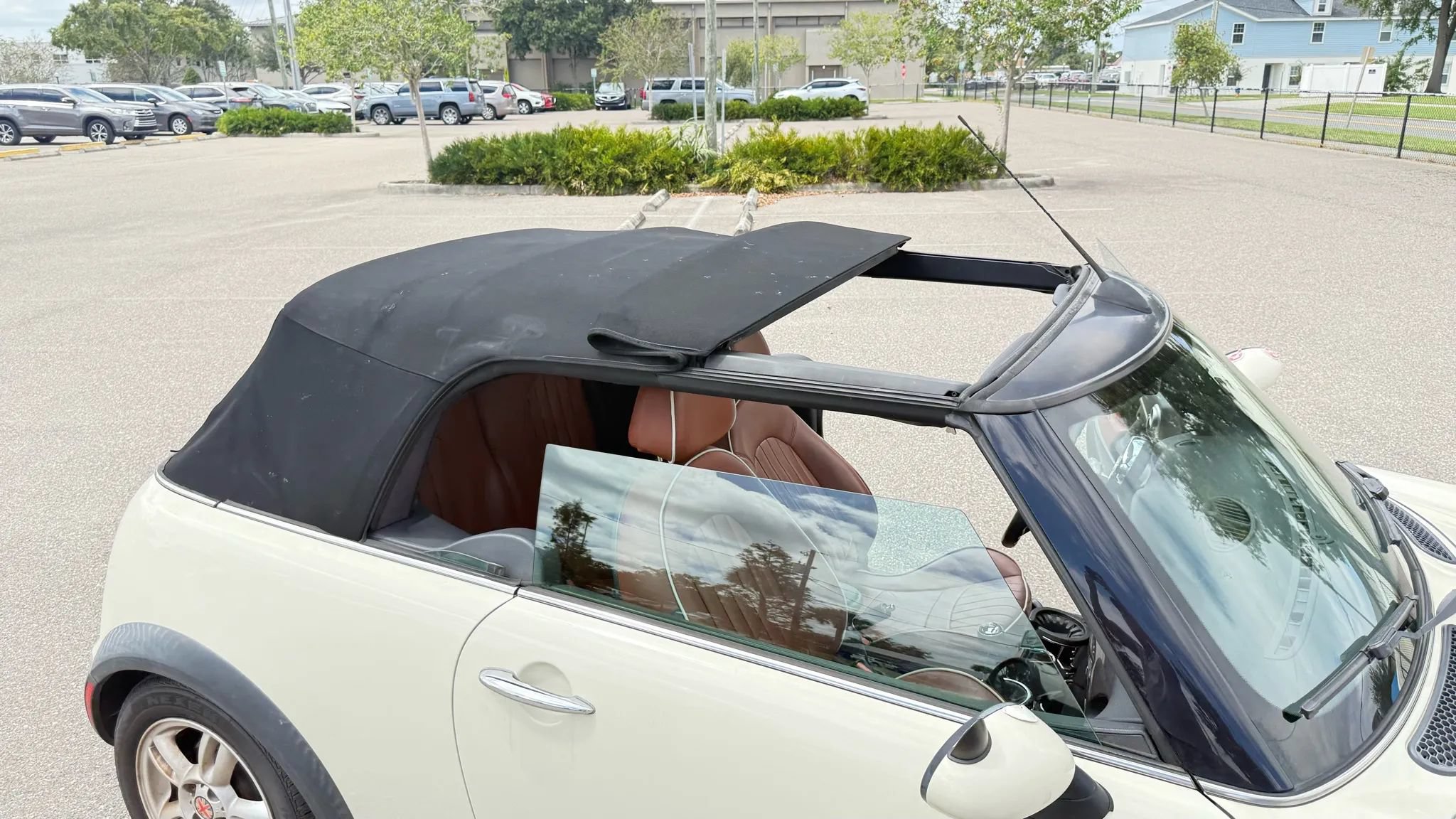Used 2007 MINI Cooper Convertible FWD image 16
