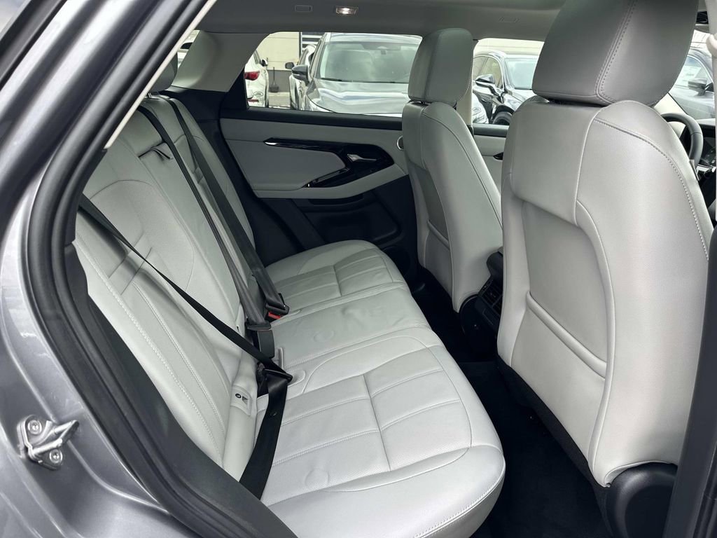 Used 2025 Land Rover Range Rover Evoque S image 34