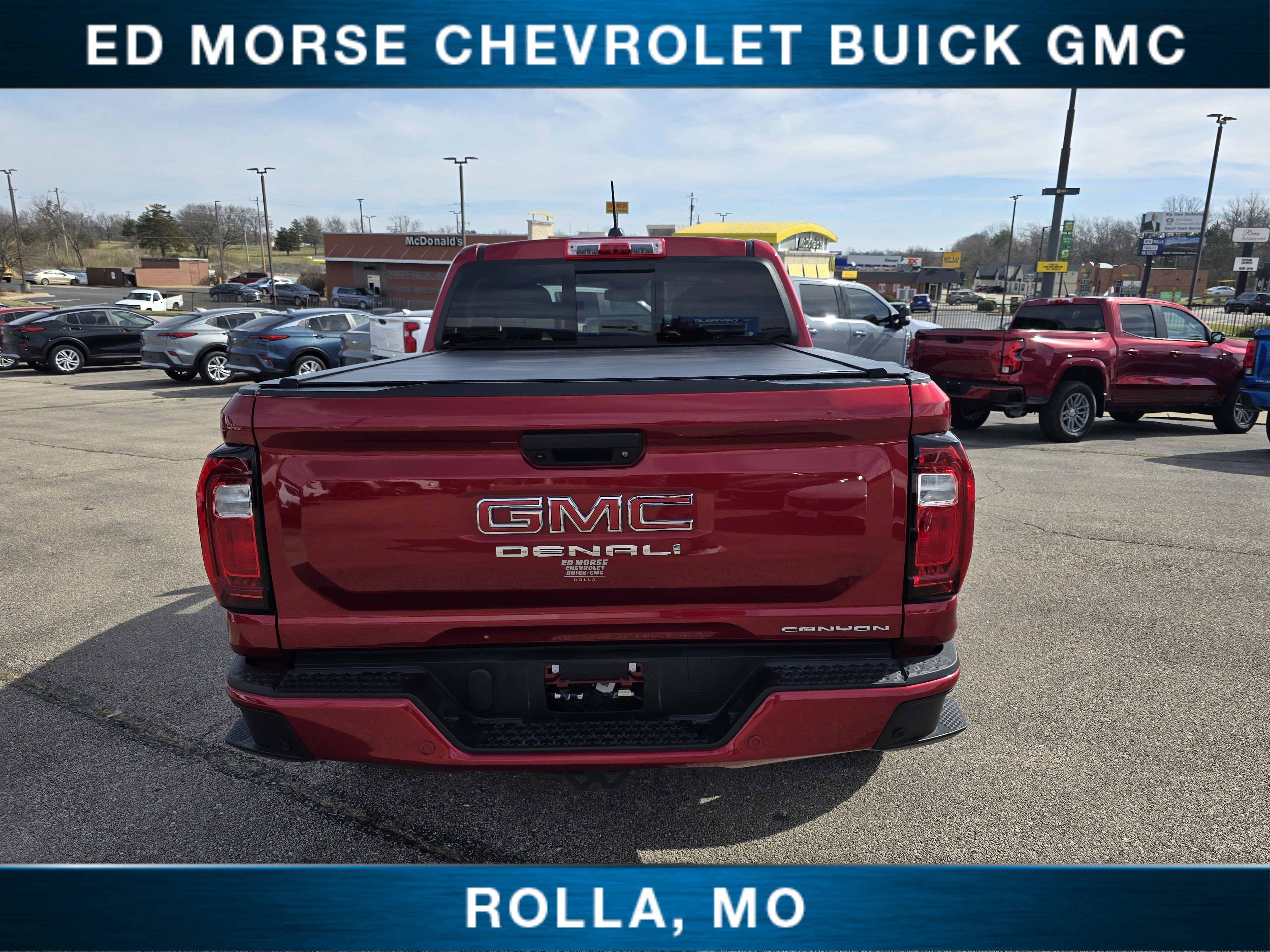 Used 2023 GMC Canyon Denali image 4
