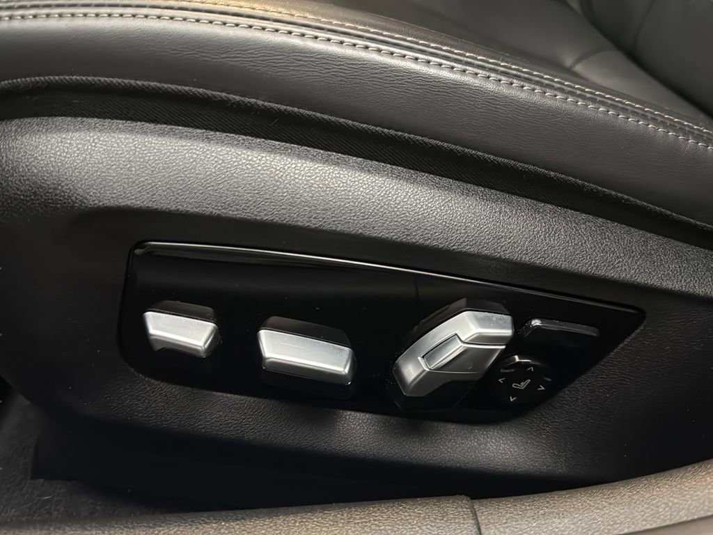 Used 2018 BMW M550i xDrive AWD/4WD image 13