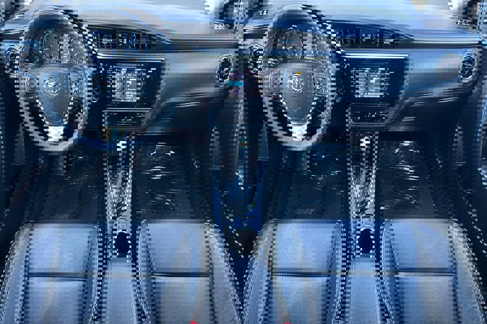 Used 2017 Toyota Corolla XLE image 3