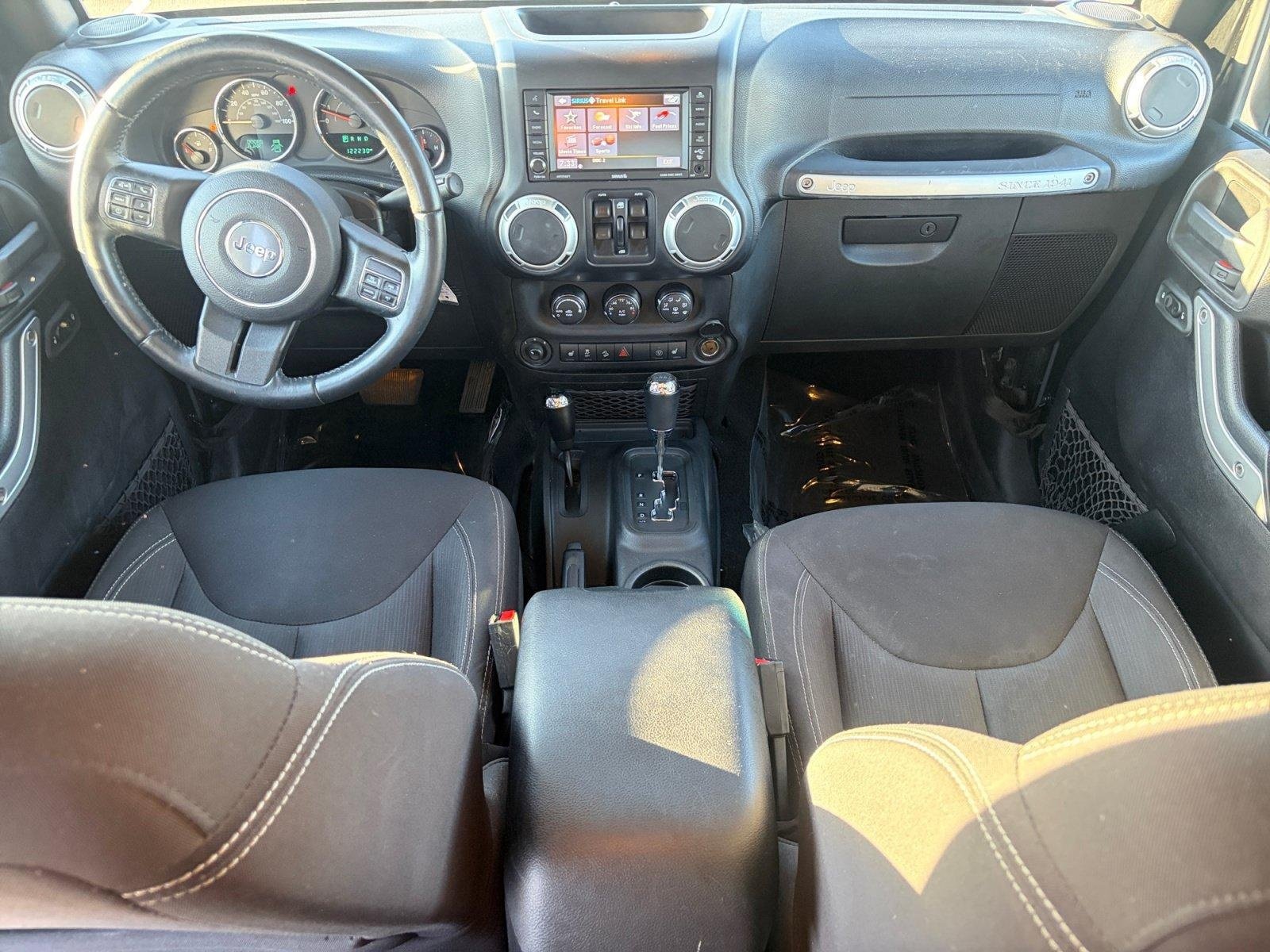 Used 2016 Jeep Wrangler Unlimited Sahara w/ Connectivity Group AWD/4WD image 23