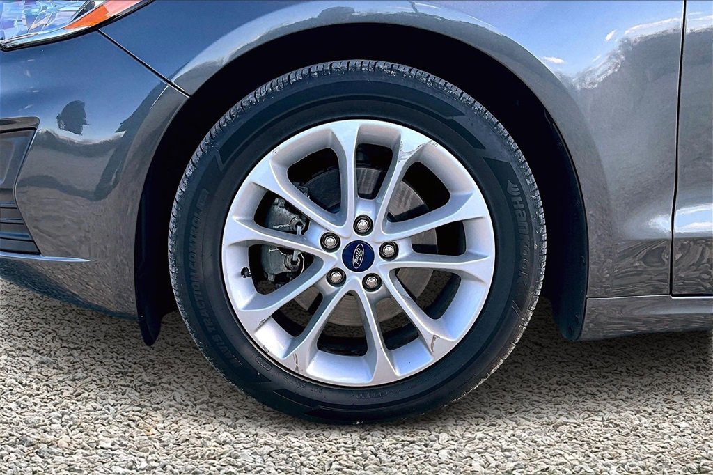 Used 2019 Ford Fusion SE image 9