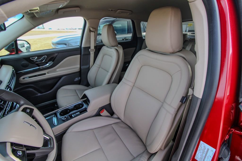 Used 2023 Lincoln Corsair Reserve AWD/4WD image 14