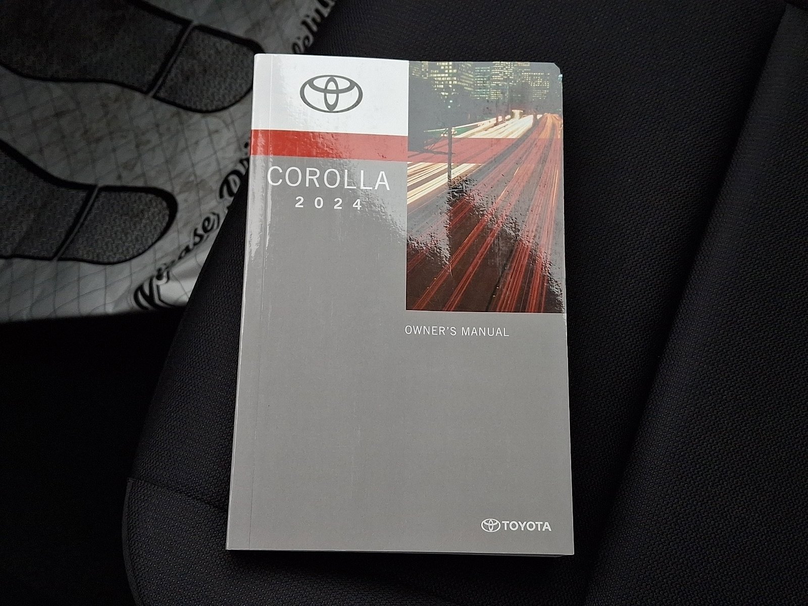 Used 2024 Toyota Corolla LE image 25