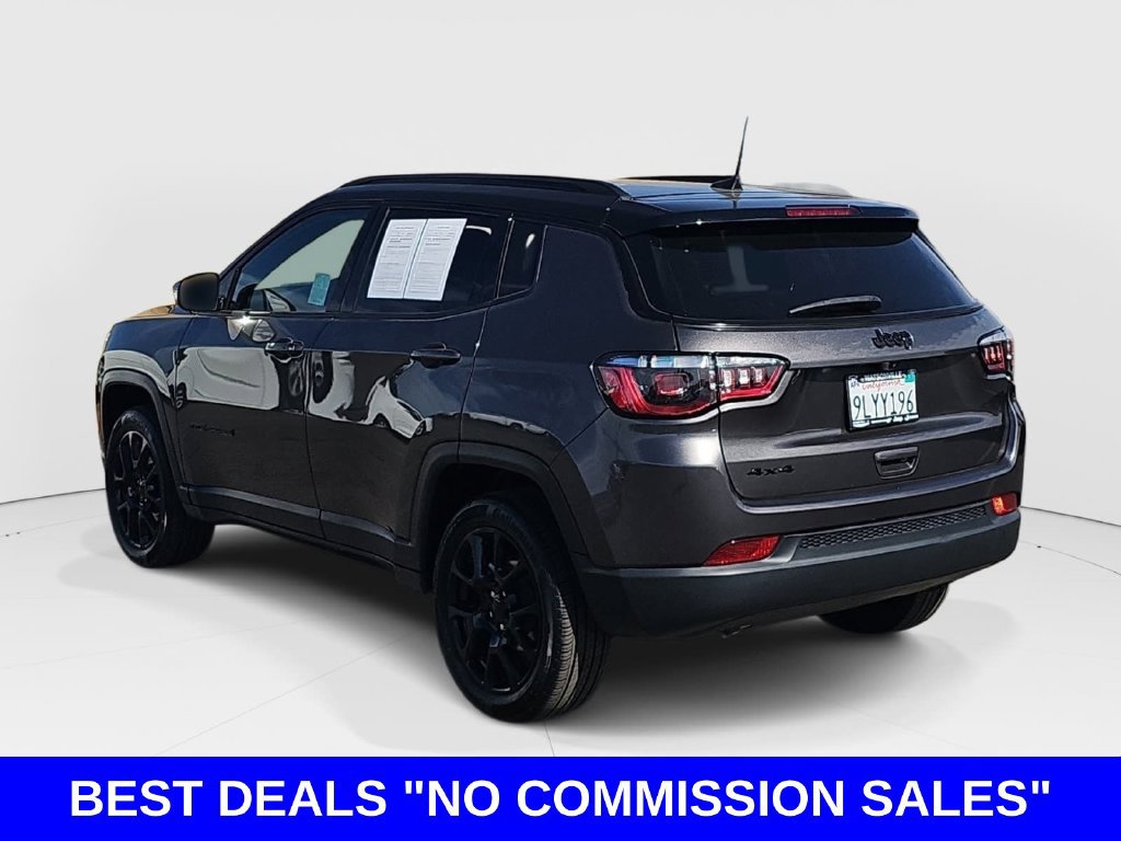 Used 2023 Jeep Compass Latitude w/ Sun and Sound Group AWD/4WD image 5