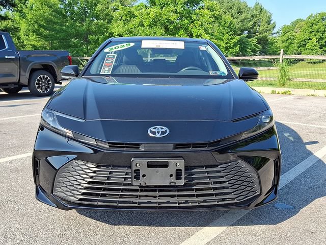 Used 2025 Toyota Camry LE FWD video 2