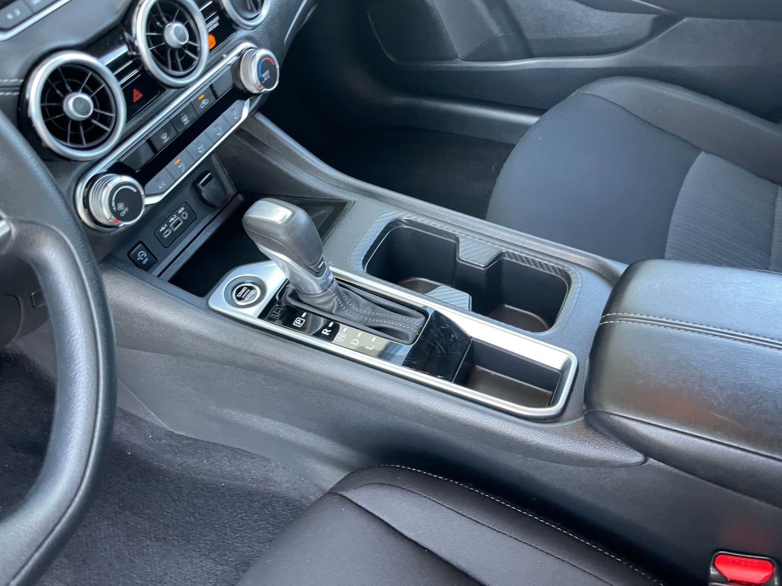 Used 2025 Nissan Sentra SV image 41