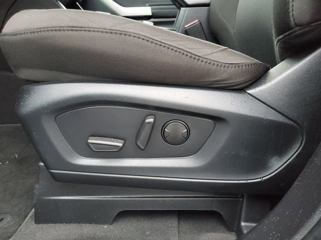 Used 2022 Ford Explorer XLT image 6