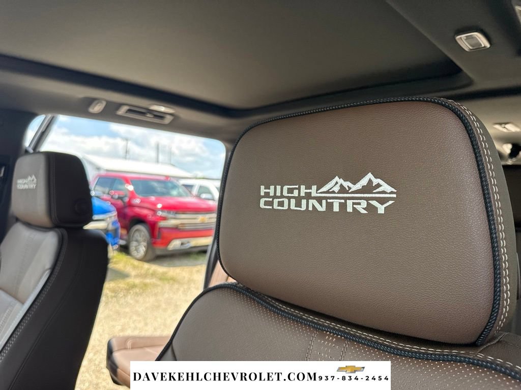 Used 2025 Chevrolet Suburban High Country w/ Sun And Tow Package AWD/4WD image 22