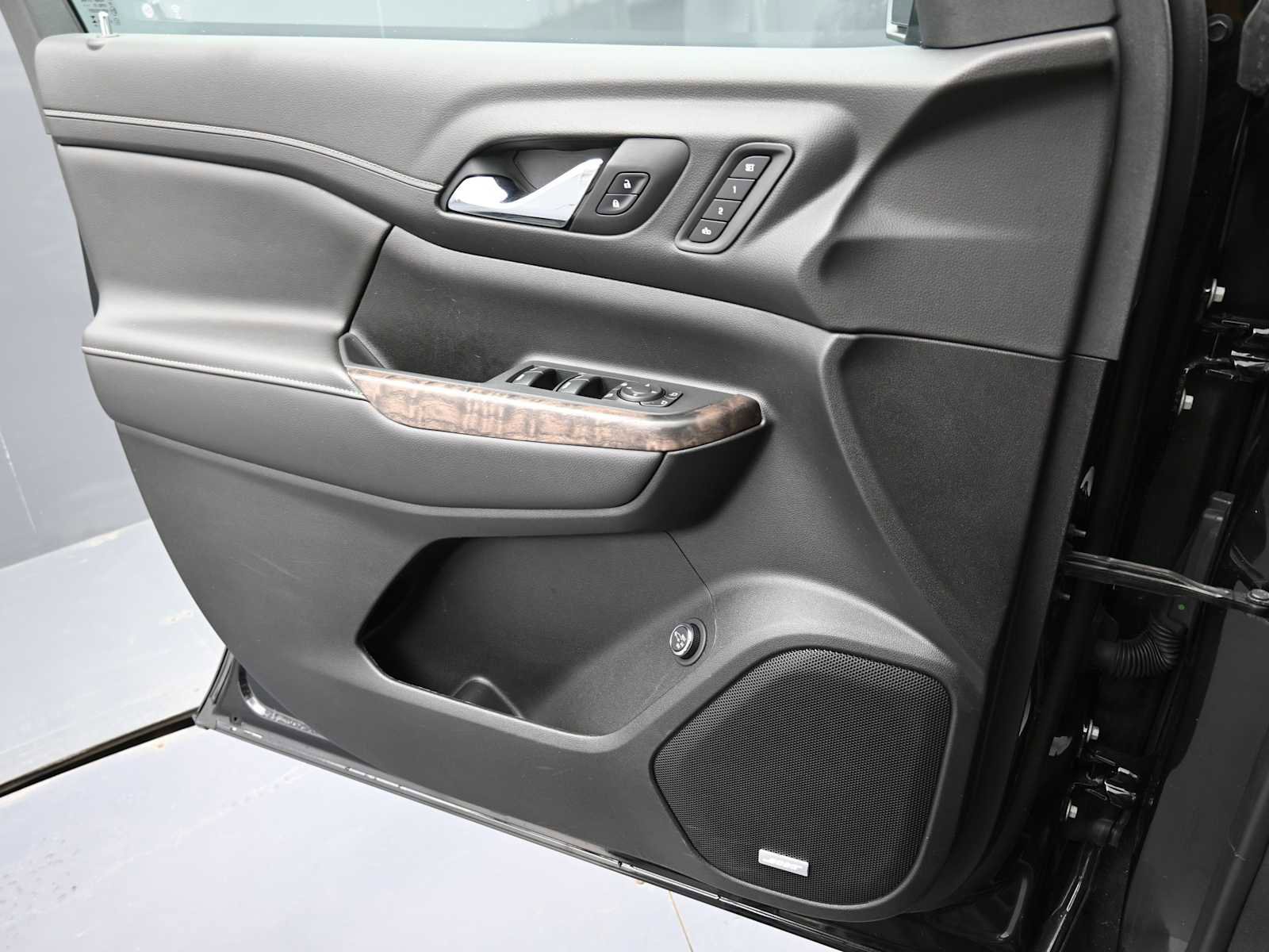 Used 2023 GMC Acadia Denali w/ Trailering Package image 12