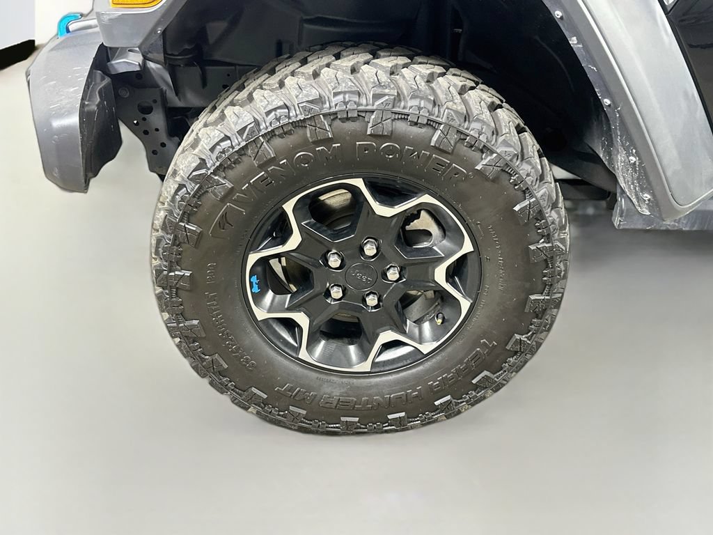 Used 2022 Jeep Wrangler Unlimited Rubicon 4xe w/ Cold Weather Group AWD/4WD image 8