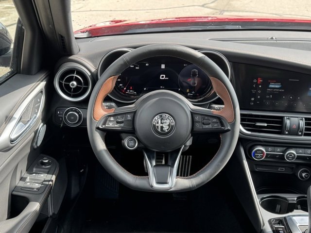 New 2025 Alfa Romeo Giulia AWD w/ Driving Assist Package image 10