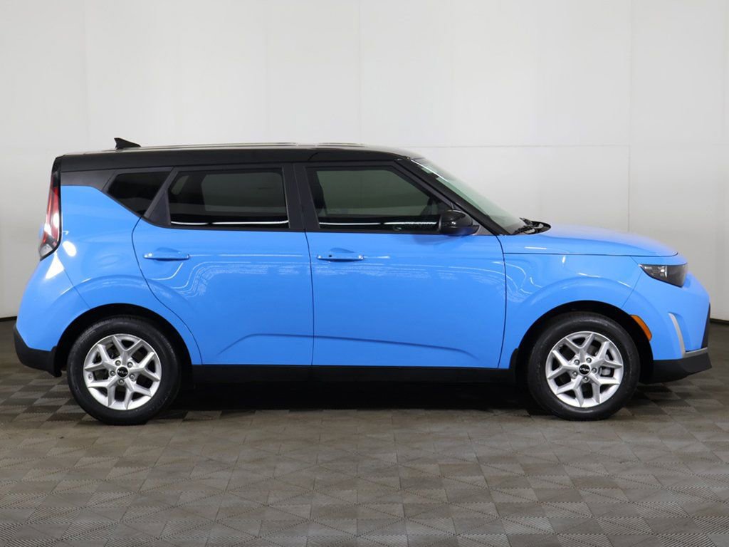 Used 2025 Kia Soul S image 17