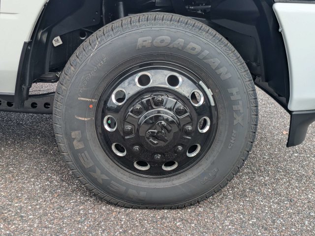 New 2026 RAM 3500 Big Horn AWD/4WD image 11