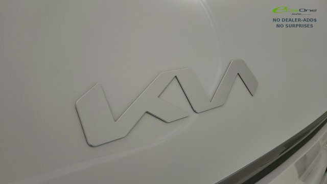 Used 2024 Kia EV9 Light Long Range RWD image 33