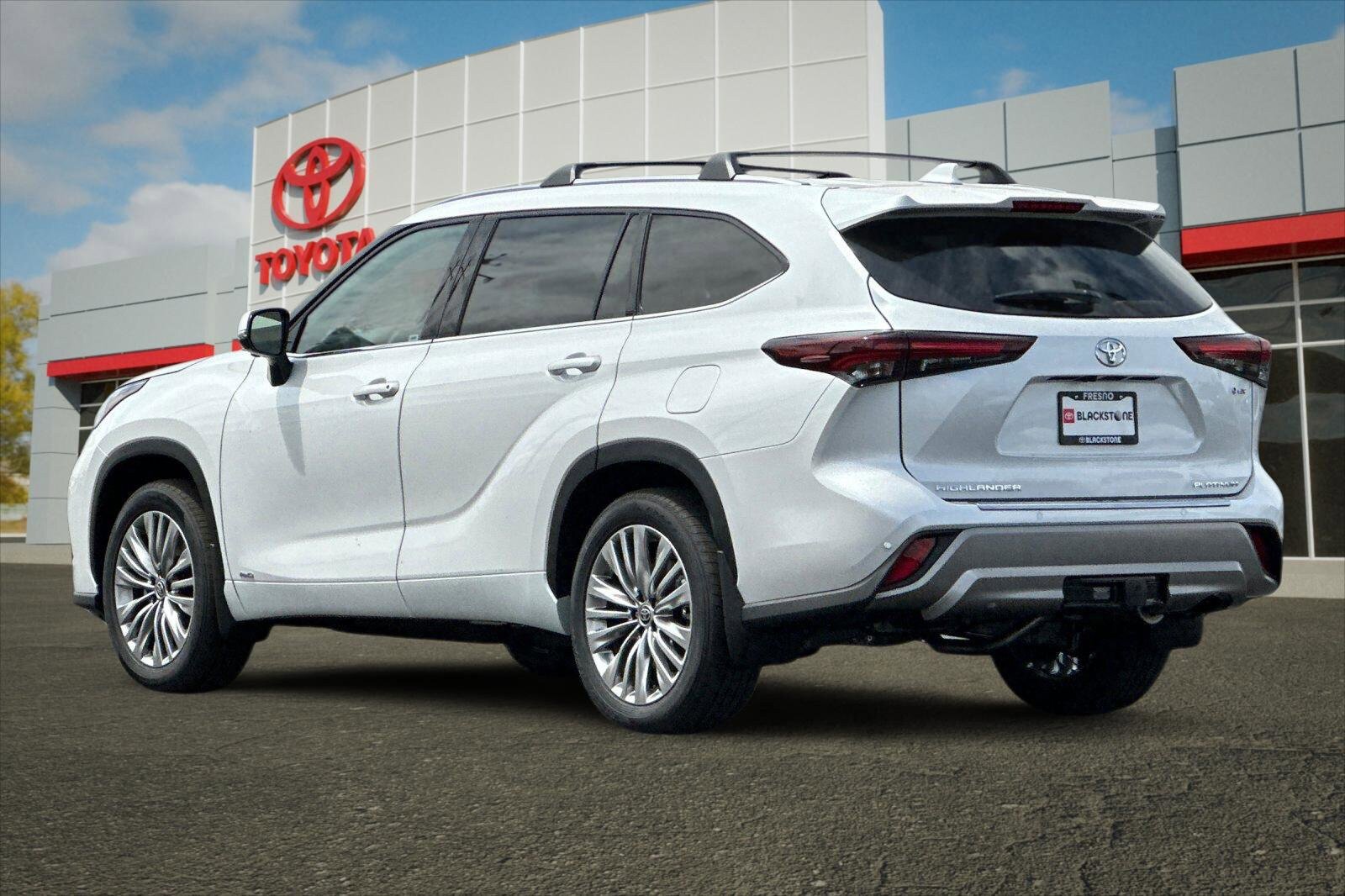 Certified 2026 Toyota Highlander Platinum AWD/4WD image 5
