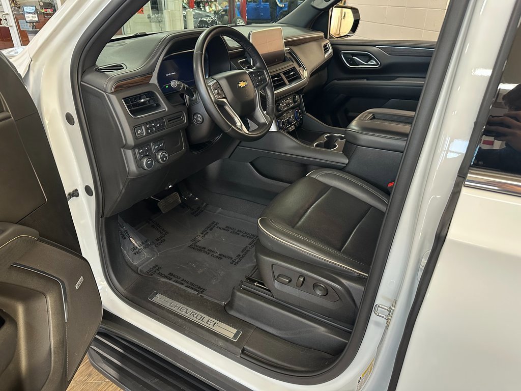 Used 2024 Chevrolet Suburban Premier image 10