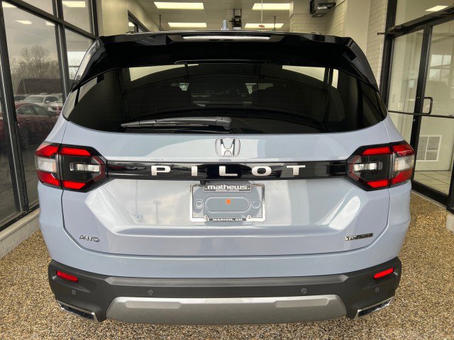New 2026 Honda Pilot Touring image 3